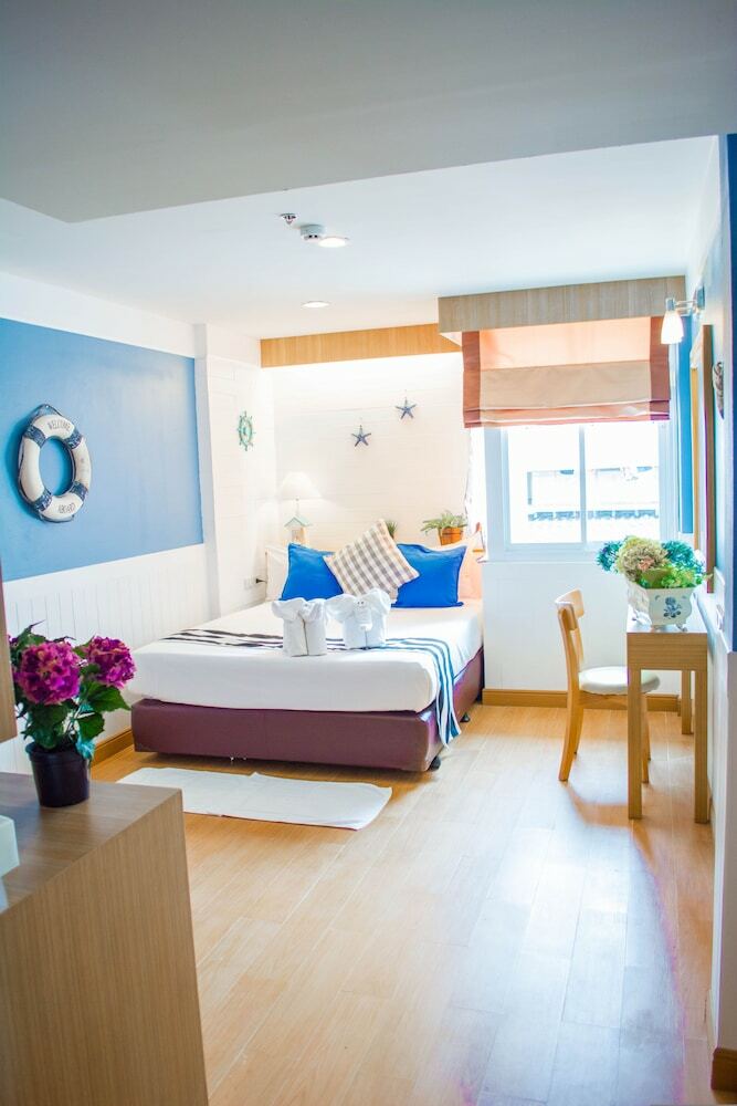 Paradise Hotel