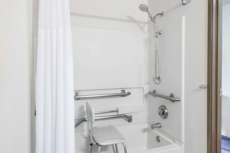 Hotel Super 8 By Wyndham Delmont