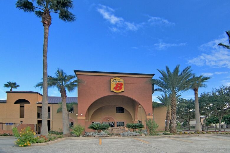 Motel Super 8 By Wyndham Houston/nasa/webster Area