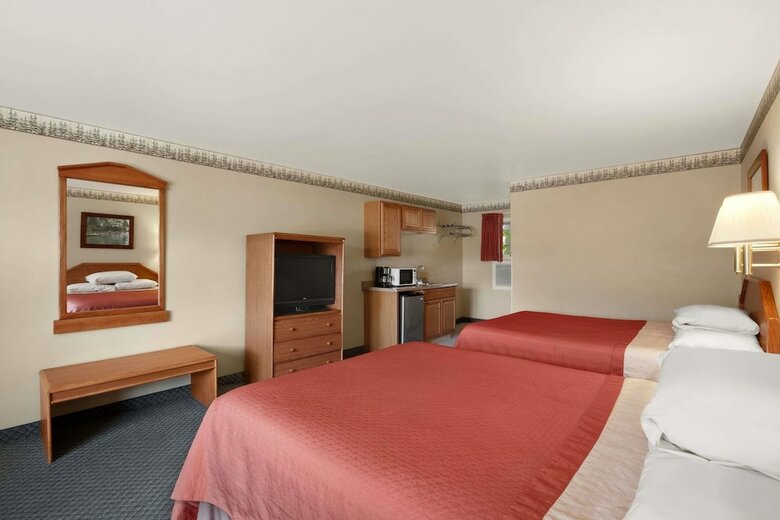 Motel Super 8 By Wyndham Lake George/downtown