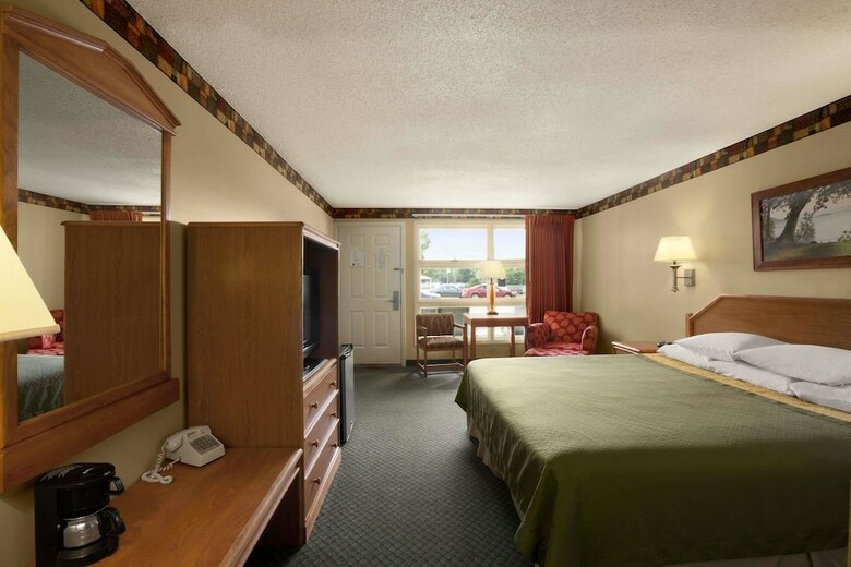Motel Super 8 By Wyndham Lake George/downtown