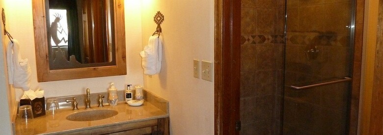 Hotel Adobe Village Inn