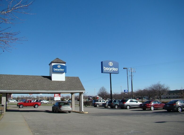 Boarders Inn & Suites By Cobblestone Hotels - Faribault