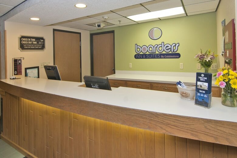 Boarders Inn & Suites By Cobblestone Hotels - Faribault