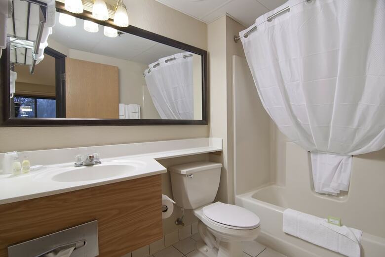 Boarders Inn & Suites By Cobblestone Hotels - Faribault