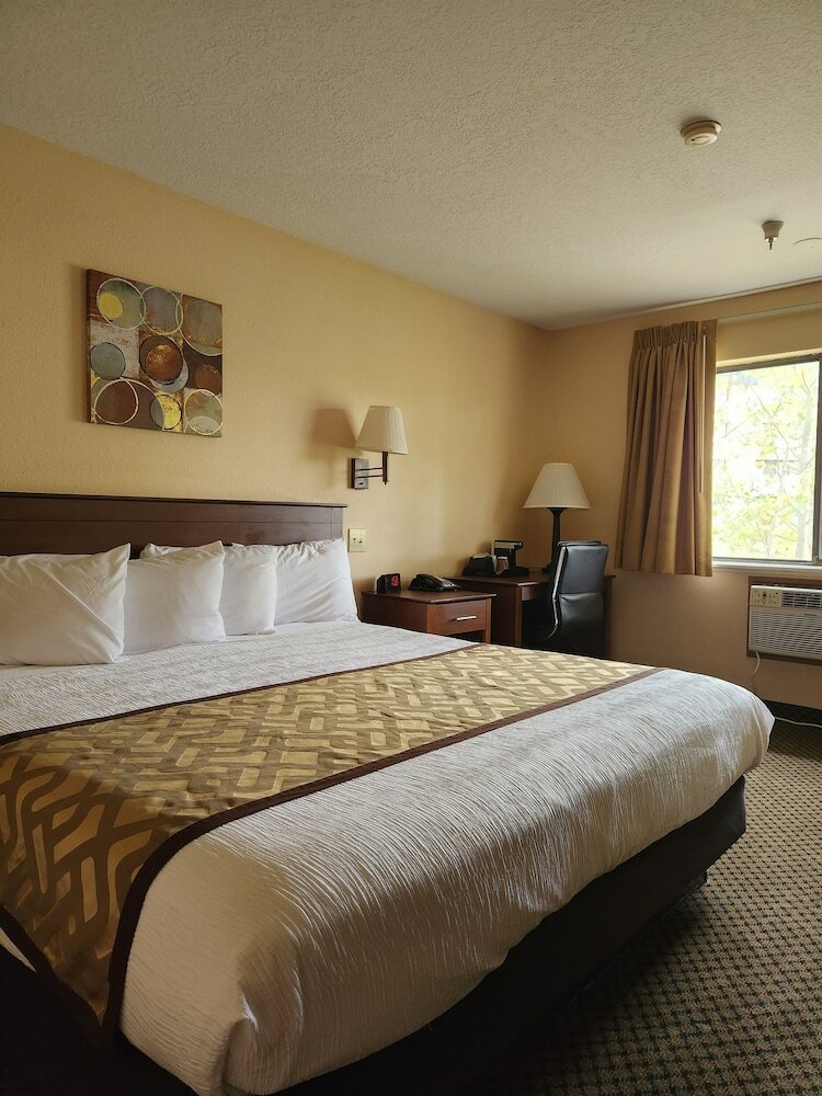 Hotel Luxury Inn And Suites