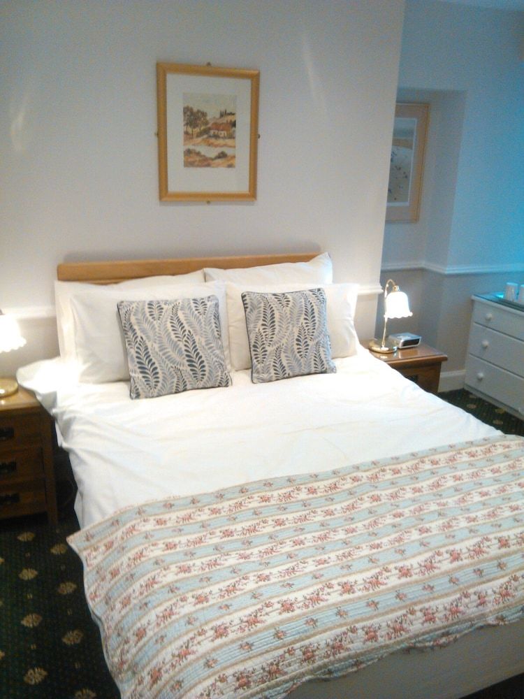 Hotel Meadhon House