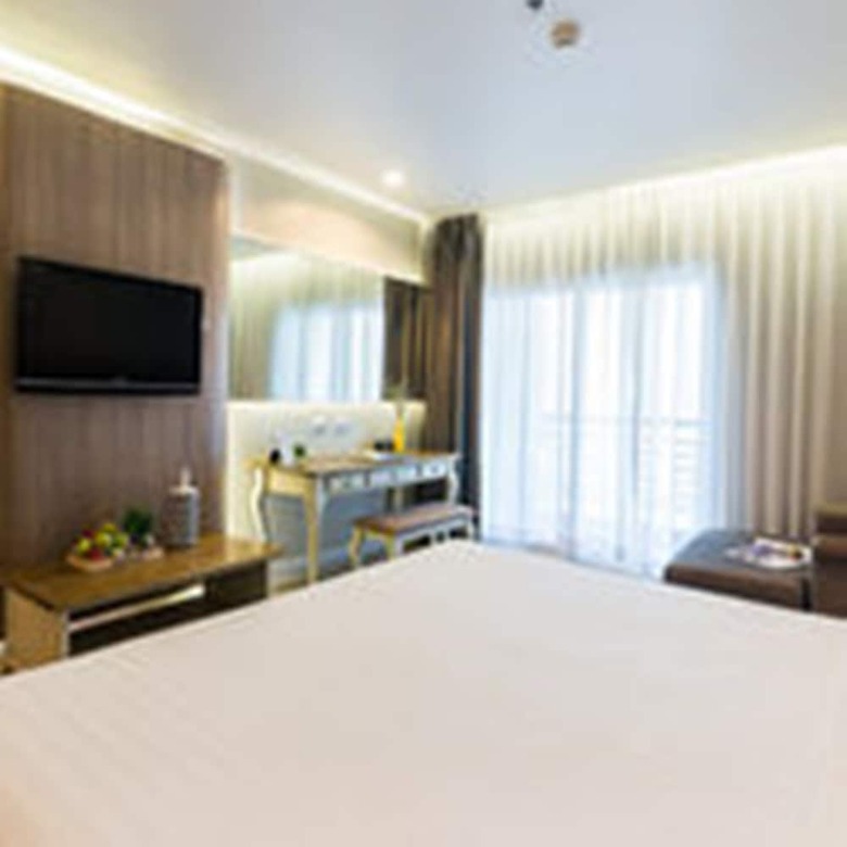Sea Me Spring Too Hotel