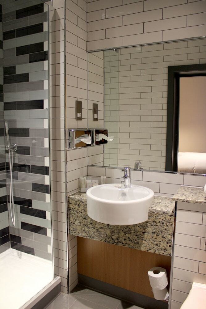 Cairn Hotel Newcastle Upon