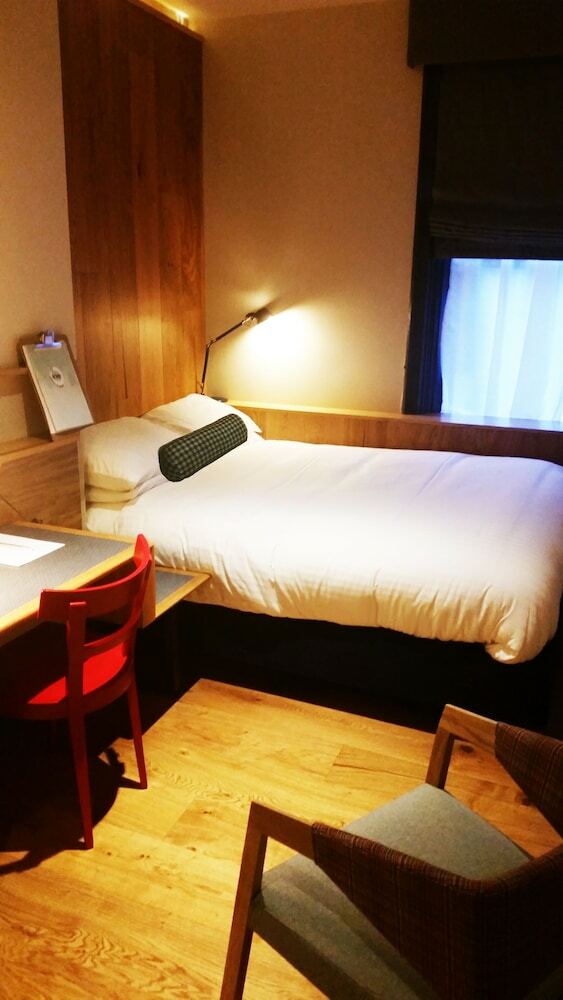 Cairn Hotel Newcastle Upon