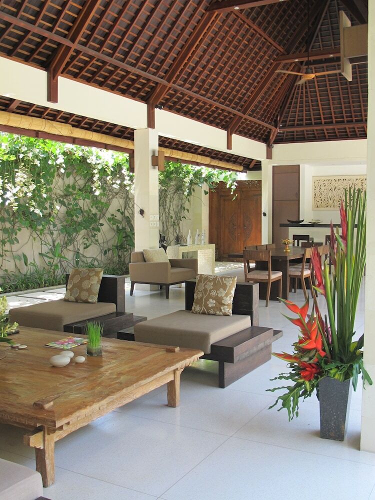 Nyaman Villas