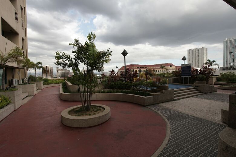 Manila Condo Home At Robinsons Place Residences