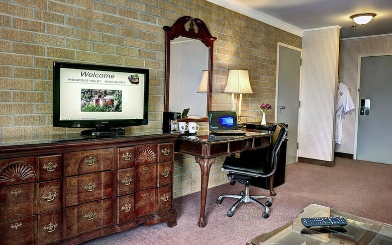 Posada Old Orchard Inn & Spa