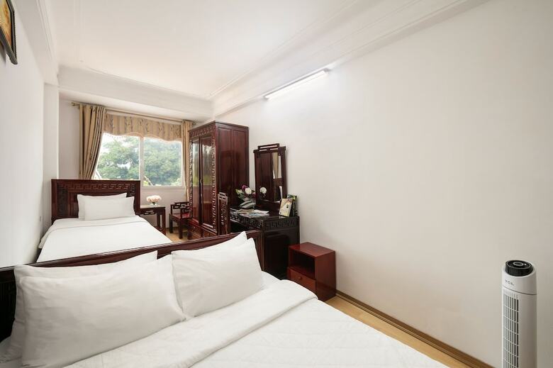 Little Diamond Hotel 2