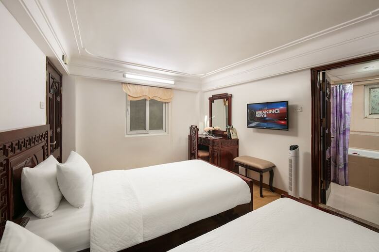 Little Diamond Hotel 2