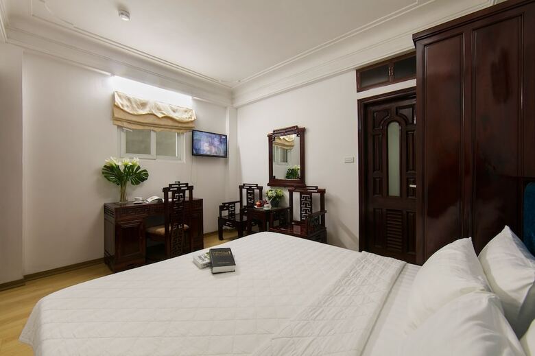 Little Diamond Hotel 2