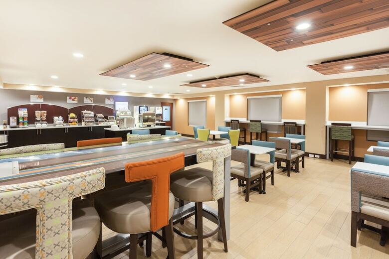Holiday Inn Express Hotel & Suites Mebane