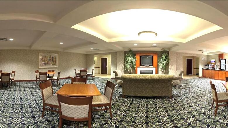 Holiday Inn Express Hotel & Suites Mebane