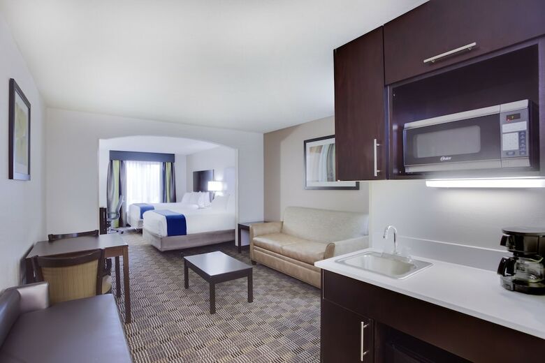 Holiday Inn Express Hotel & Suites Mebane
