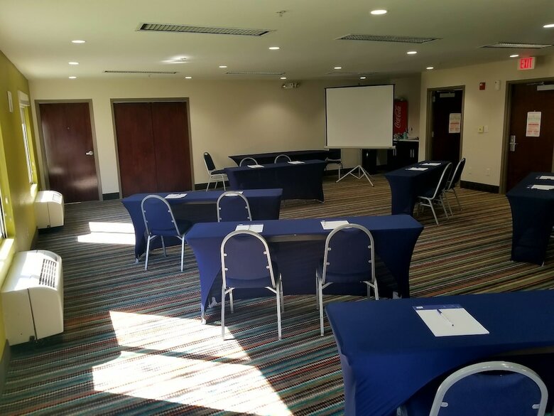 Holiday Inn Express Hotel & Suites Mebane