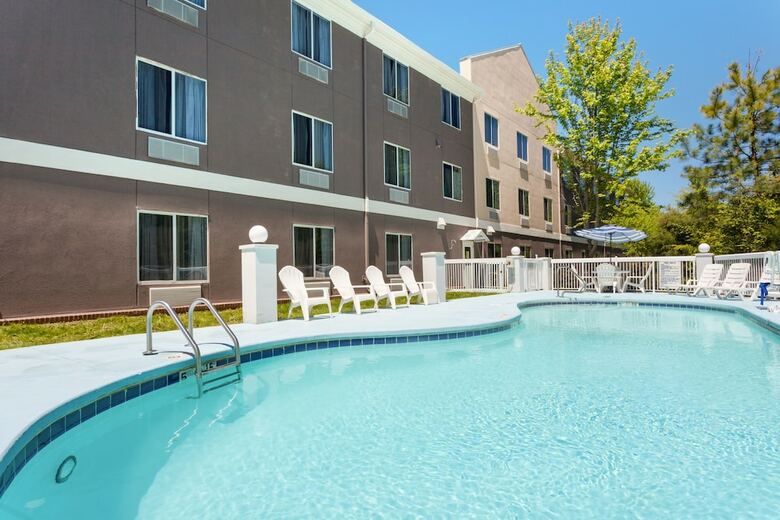 Holiday Inn Express Hotel & Suites Mebane