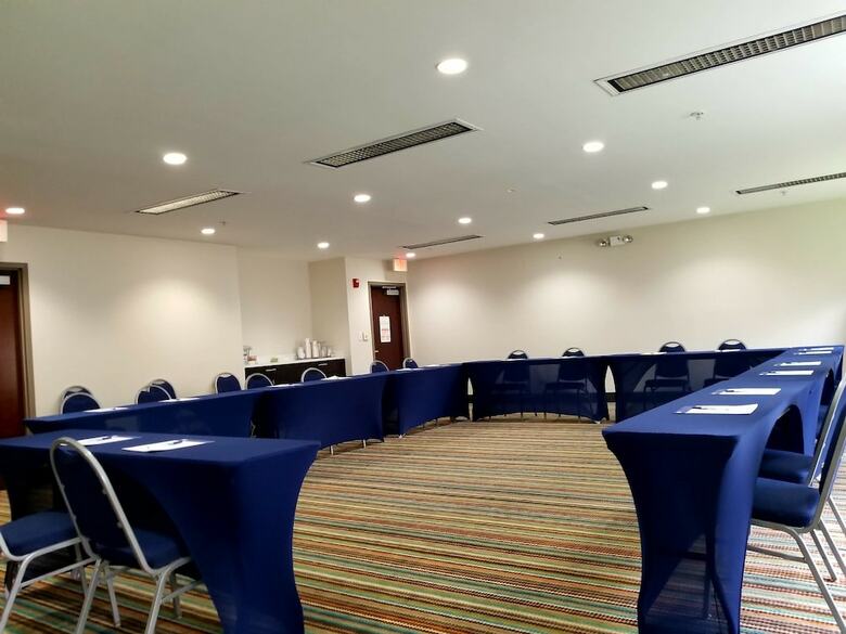 Holiday Inn Express Hotel & Suites Mebane