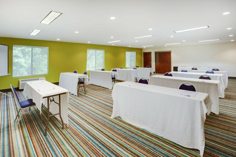 Holiday Inn Express Hotel & Suites Mebane