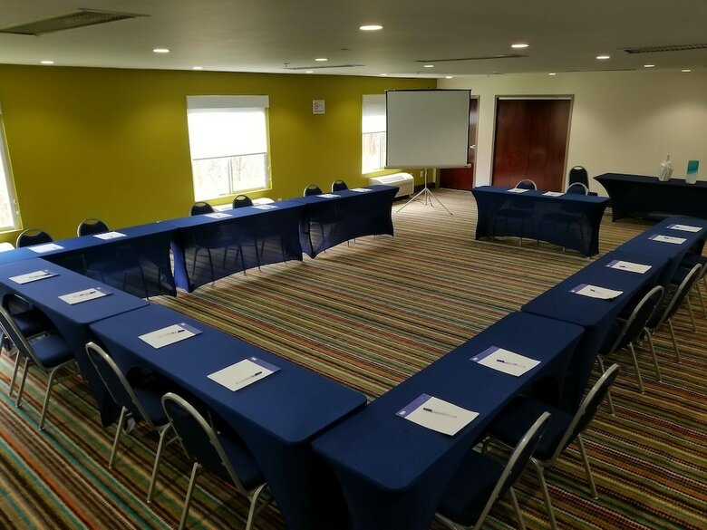 Holiday Inn Express Hotel & Suites Mebane