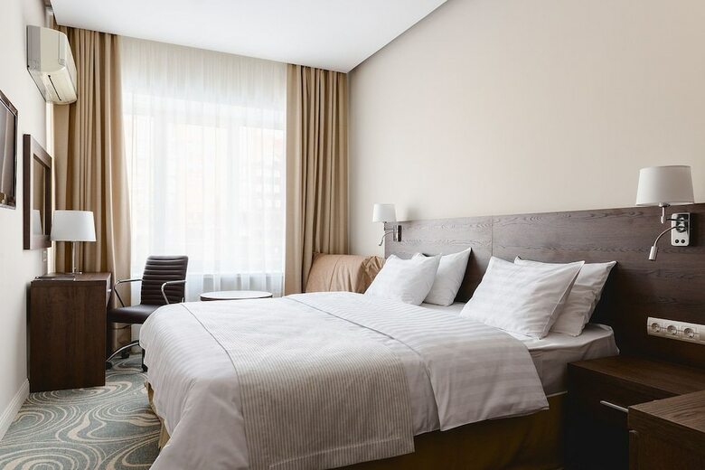 Hotel Oktyabrskaya