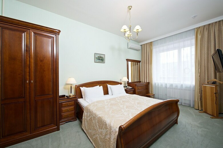 Hotel Oktyabrskaya