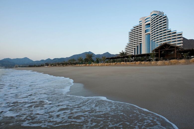 Hotel Le Meridien Al Aqah Beach Resort