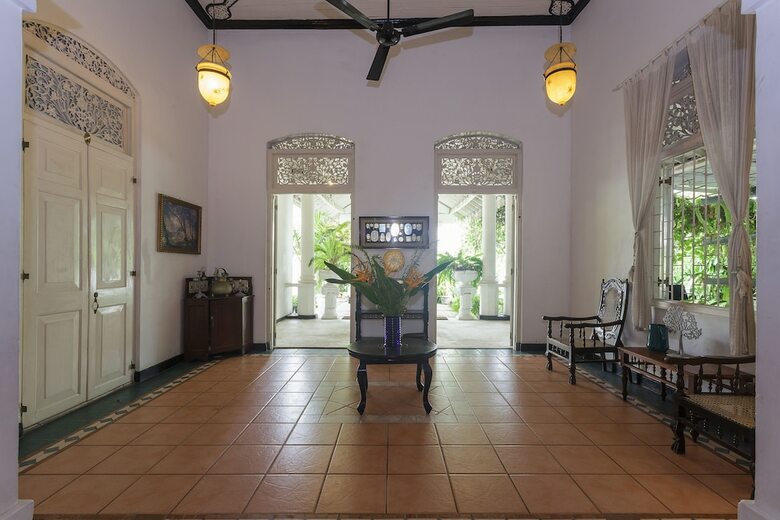 Royce Boutique Hotel