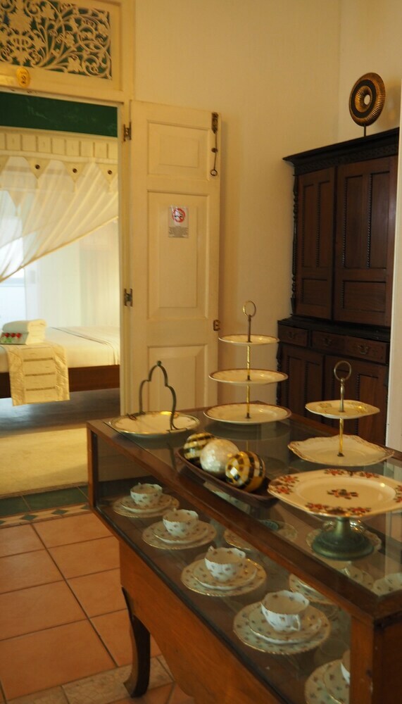 Royce Boutique Hotel