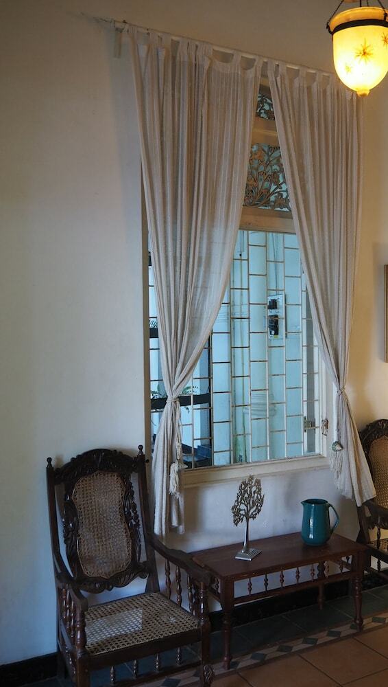 Royce Boutique Hotel