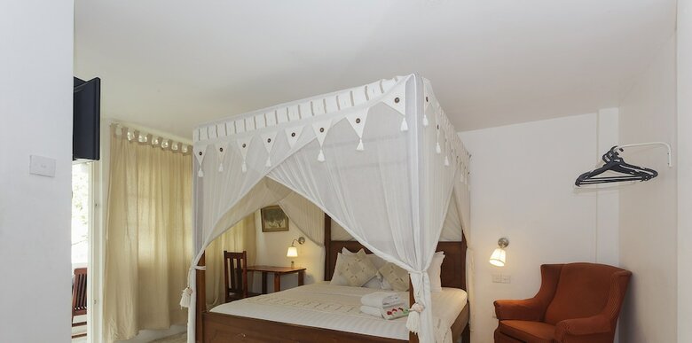 Royce Boutique Hotel