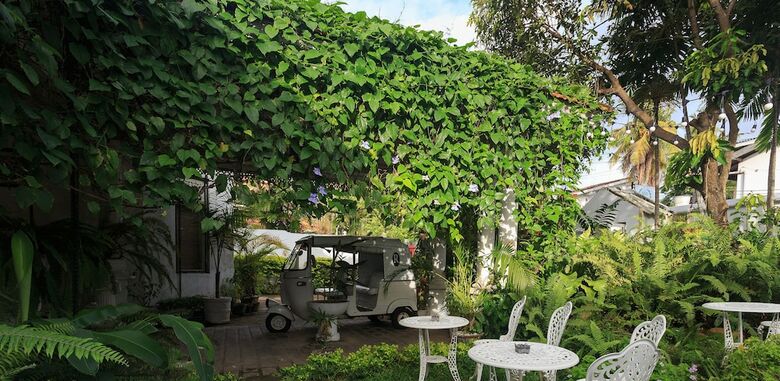 Royce Boutique Hotel