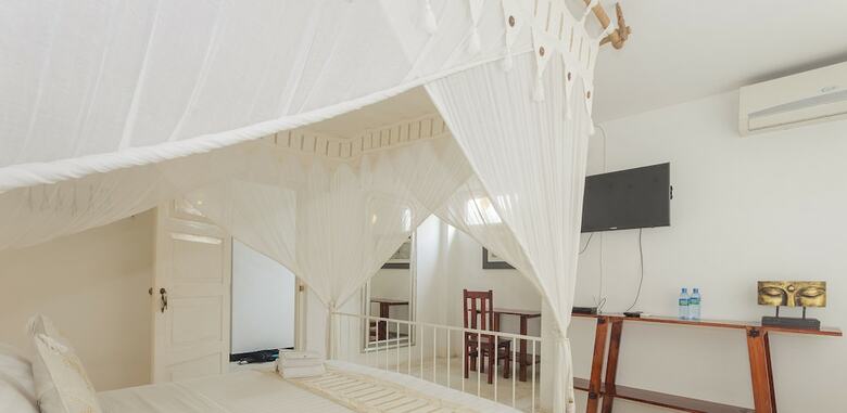 Royce Boutique Hotel