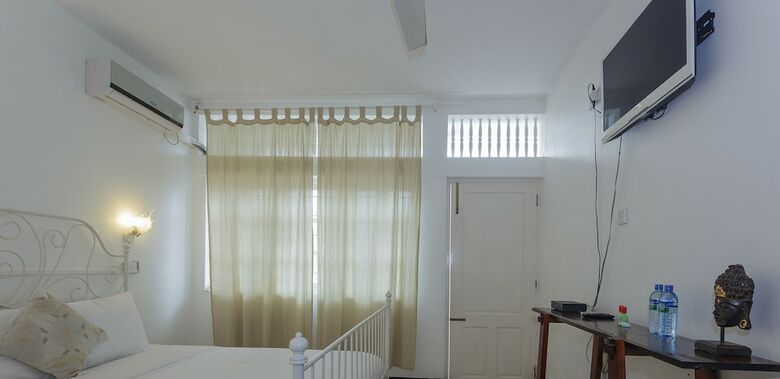 Royce Boutique Hotel