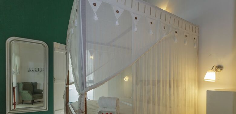 Royce Boutique Hotel