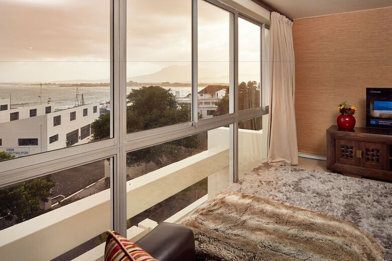 Hotel First Group Cape Gordonia