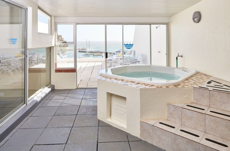 Hotel First Group Cape Gordonia