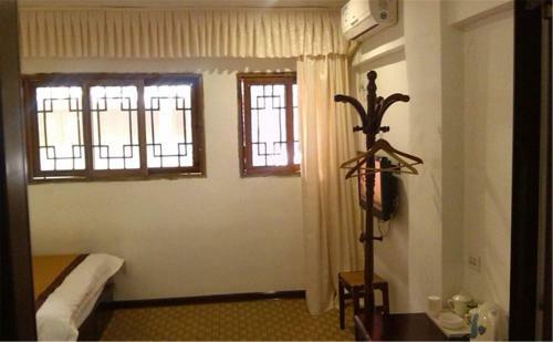 Wudangshan Yinjie Holiday Hotel