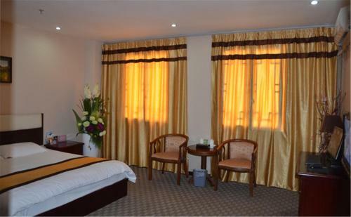 Wudangshan Yinjie Holiday Hotel