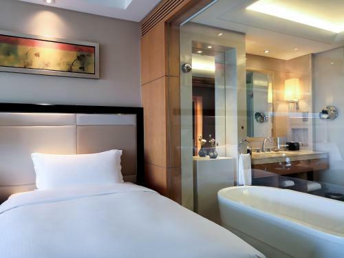 Zhongmao Haiyue Hotel