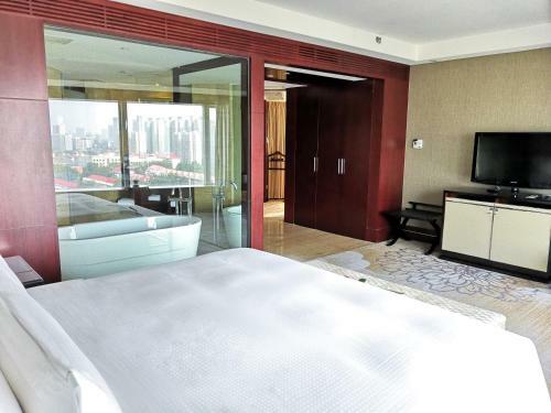 Zhongmao Haiyue Hotel