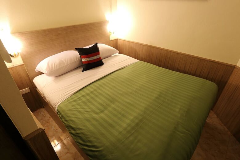 Sukhumvit 20 Hotel