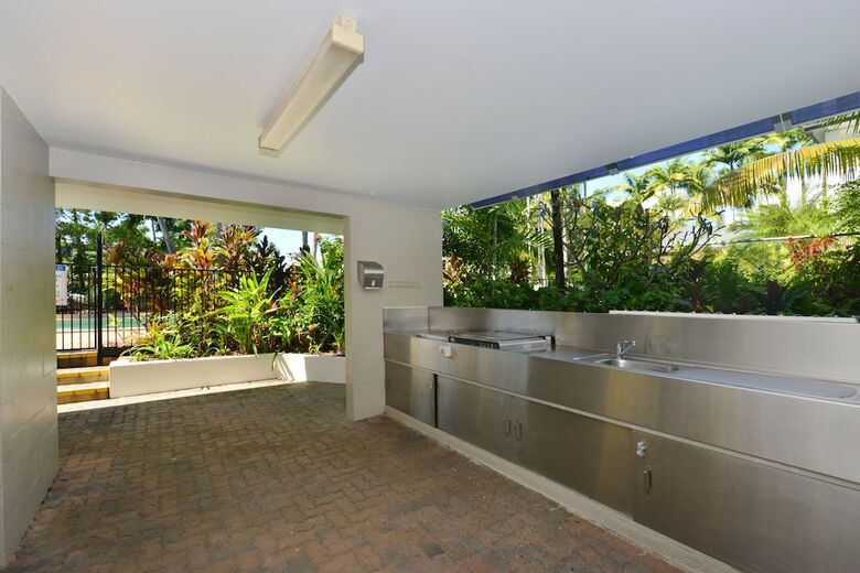 Seascape Holiday-tropical Reef Apartment