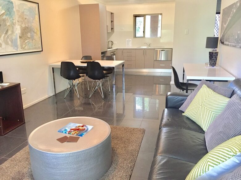 Adelaide Dresscircle Apartments - Archer Street