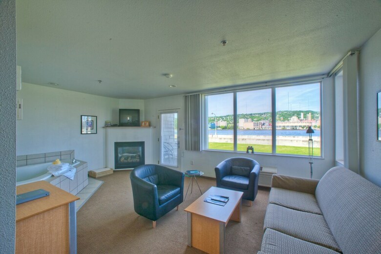 Hotel South Pier Inn