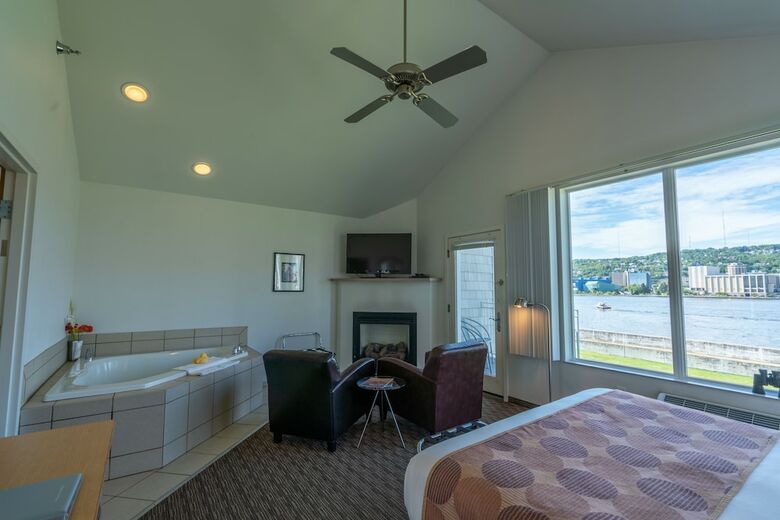 Hotel South Pier Inn